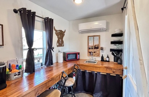 De Funiak Springs Cabin | Tiny Cabin on Large Lake! - Heifer Hotel