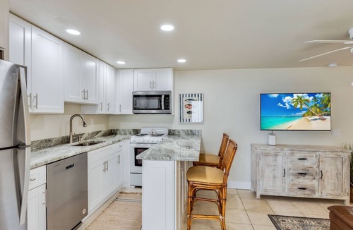Fort Myers Beach Apartment | Tommy Bahama at Siesta Dreams - private 1BR, 1BA apartment near Ft Myers Beach!