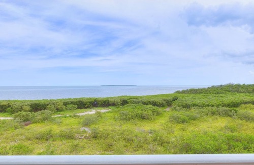 Tavernier Condo | Top Floor unit with a ocean view! PRIVATELY OWNED