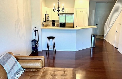 Diplomat House | Townhouse in Gated Community