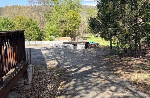 Narrowsburg Villa | Track Side Villa @ The Narrowsburg Inn