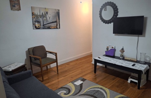 East Flatbush Apartment | Tranquil 1-bedroom apartment share with AC in vibrant Brooklyn Near B8 Bus Stop