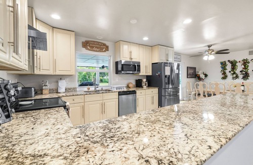 Lake Clarke Shores House | TRANQUIL PALM BEACH 5BR/4BA HOME - PRIVATE POOL - HOT TUB - HOME THEATER