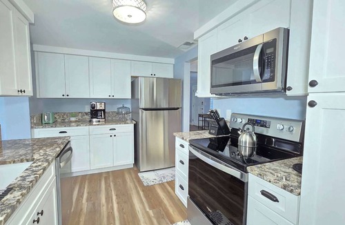 Gulf Gate Estates House | Tranquil Pool Home Minutes to Siesta Key