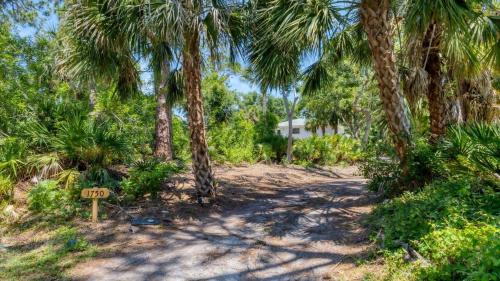 Englewood House | Treetop Cottage -