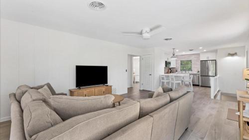 Englewood House | Treetop Cottage -