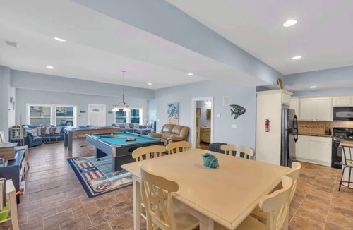 Seaside Heights House | Trendy & fun 6 BR-100 steps to Beach-few more Bay