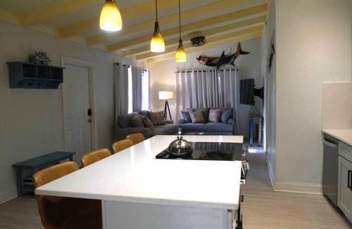Siesta Key Village Cottage | Tropical Beach Cottage-Steps to the Beach-Short Walk to Siesta Key Village