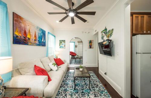 The Meadows Apartment | Tropical Heron Hideaway with Hot Tub, Pool
