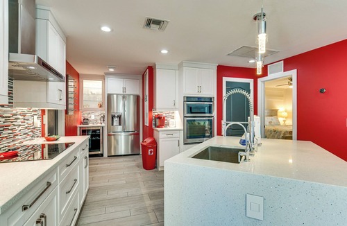 Lehigh Acres House | Tropical Oasis in Lehigh Acres: Great for Groups!