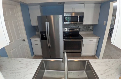 Sarasota House | Tropical paradise! Spa, heated pool, 2 miles from Siesta Key beach, very private