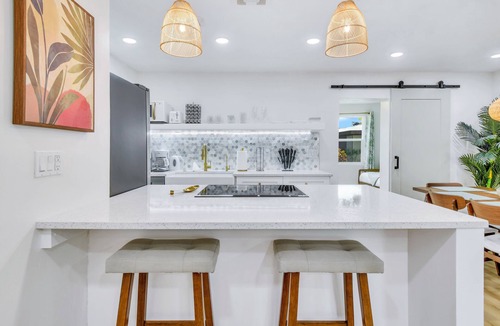 Largo Villa | Tropical Paradise w/3 Pools & Only 13 Mins to Beach