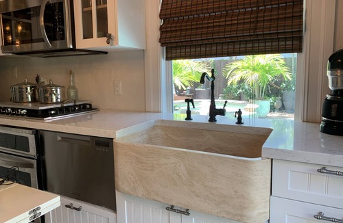 Central Park Cottage | tropical poolside cottage -minutes from beaches & downtown