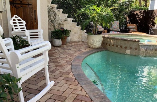 Central Park Cottage | tropical poolside cottage -minutes from beaches & downtown