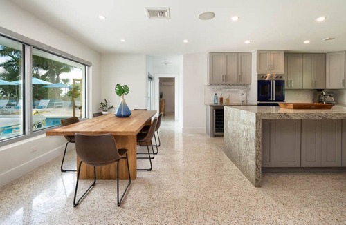 Whispering Pines House | Tropical Shores | Sublime resort-style retreat with 3 bed/3.5 baths