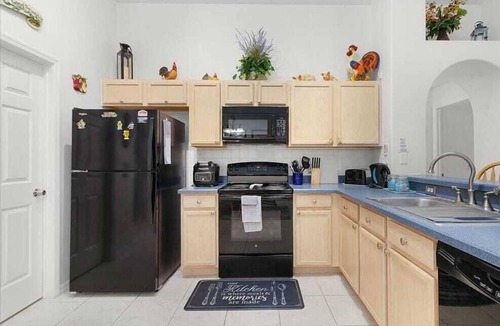 Eagle Pointe South Villa | Tropical Views 4bdr Sleeps 8. Close to Parks!