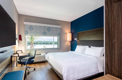 Port Saint Lucie Hotel | Tru by Hilton Port St. Lucie Tradition