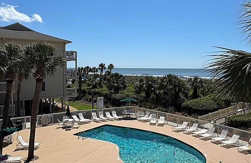 North Forest Beach Condo | True Oceanfront & Across from Coligny! Walk Everywhere!