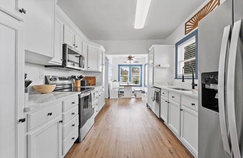 SoHo House | Turbo tropics - Heart of Tampa - Sleeps 17+ - Backyard oasis with pool