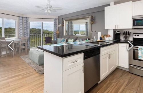Tavernier Condo | Turtles Nest 2 Beach, Pool, Restaurant 2bed 2bath