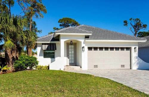 Naples Park House | Tuscan Vacation Rental