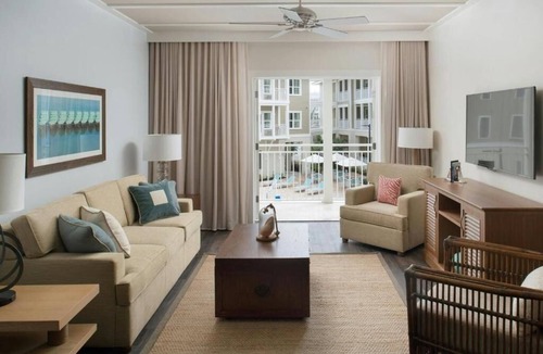 Holmes Beach Hotel | Two-Bedroom Villa with Tranquil Colors, Soothing Textures and Island Charm