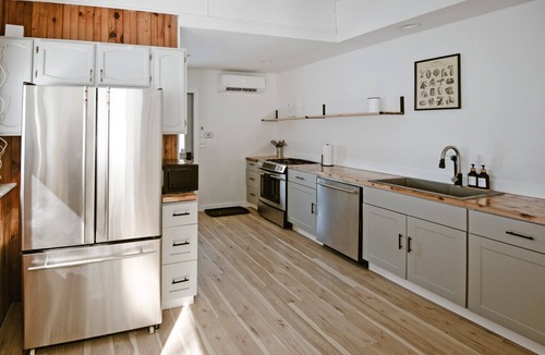 Eldred House | Two Cabins for 16 Near Big Bear Ski | Fire Pits