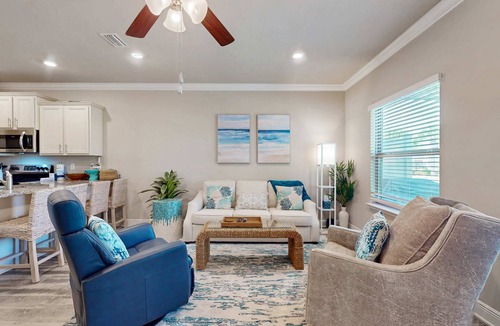 South Pensacola House | Two-story townhome near the beach with WiFi, washer and dryer