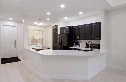 Port Saint Lucie House | Ultimate Escape: Luxurious Haven for Unforgettable Memories