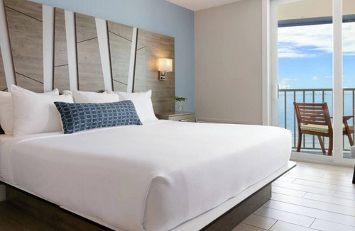 Pinellas Point Hotel | Uncover St. Pete's Gem | Steps Away from Art to Nature to Culinary Bliss