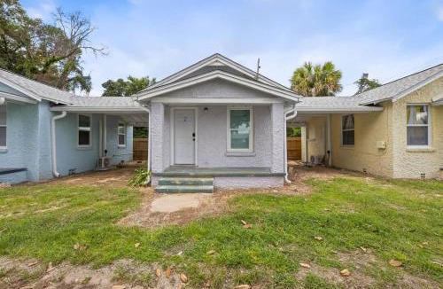 South Pensacola House | Unit 2 Comfortable Studio minutes to Beaches and NAS