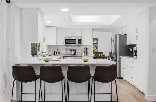 Caloosahatchee House | Unplug & Unwind, Pet-friendly & Spacious Pool -Villa Piper's Paradise - Roelens Vacations