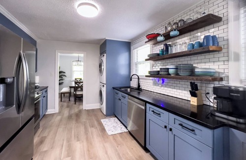 Charleston House | Updated 3 bedroom house minutes from Charleston and laid back Folly beach!