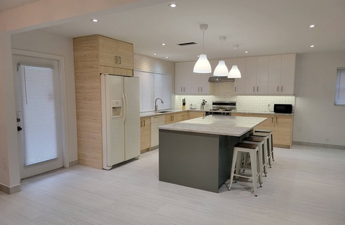 Sunrise House | Updated Bungalow in a quiet neighborhood