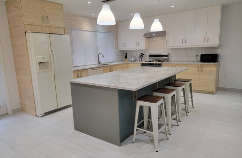 Sunrise House | Updated Bungalow in a quiet neighborhood