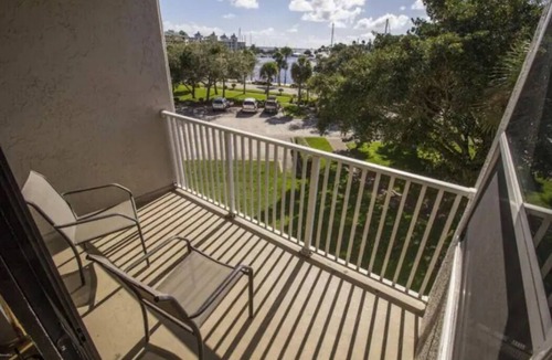 Melbourne Condo | UPDATED! Downtown Melbourne Condo with Harbor Views!