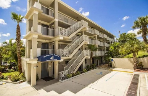 Melbourne Condo | UPDATED! Downtown Melbourne Condo with Harbor Views!