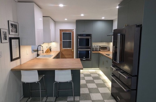 Lakeland House | Updated home with heated pool south Lakeland