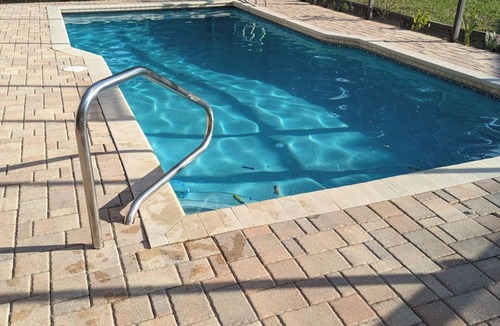 Lakeland House | Updated home with heated pool south Lakeland