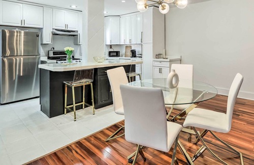 North Philadelphia House | Upscale & Chic Philly Abode ~ 8 Mi to Dtwn!