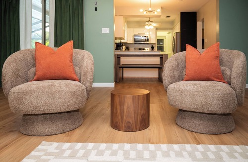 Lake Magdalene House | Upscale Pool Retreat+Sleeps 12+King Beds+Renovated