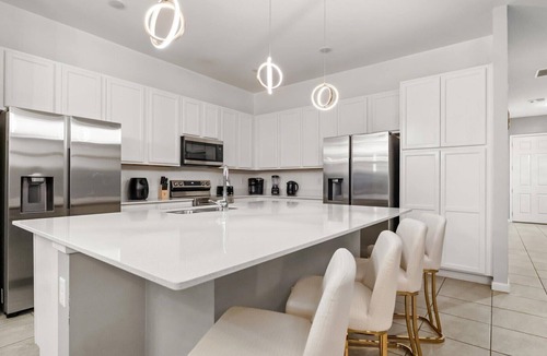 Kissimmee House | Upstay Bella Vida Retreat w Pool, Cinema and Games
