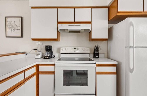 Chatham Park House | Upstay: Bright Family-Friendly Retreat with Patio