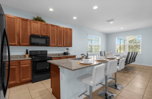 Kissimmee Cottage | Upstay - Resort Home w Cinema, Pool & Lake View