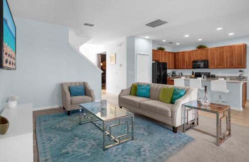 Kissimmee House | Upstay - Resort Home w Cinema Pool & Lake View