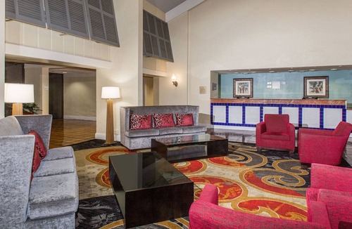 Villages of Palm Beach Lakes Hotel | Ramada by Wyndham West Palm Beach Airport