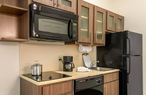 Biggar House | Vacation Day Is Always A Great Idea! 2 Convenient Units, Free Parking, Pool