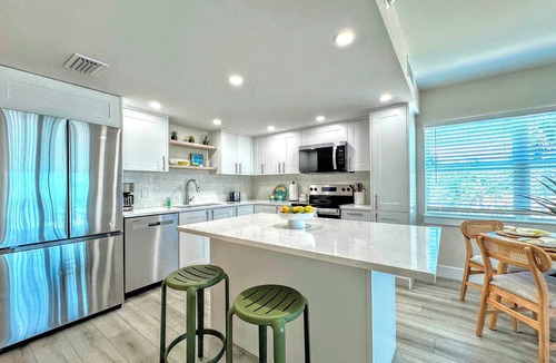 Fort Myers Beach Condo | Vacation Villas #431 Stunning Beachfront Condo