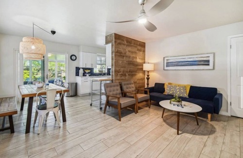 Pelican Bay House | Vanderbilt Mercado Villa Oasis - Set between the Mercato and Vanderbuilt beach!