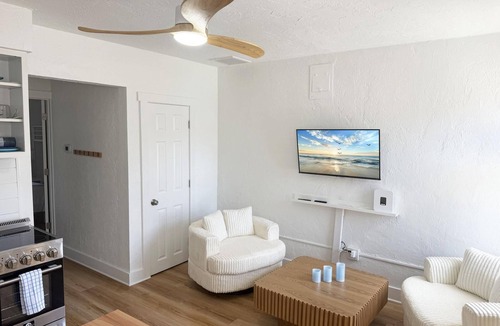 Golden Beach Apartment | Venice Villas 1BR – King & Bunks Sleeps 4